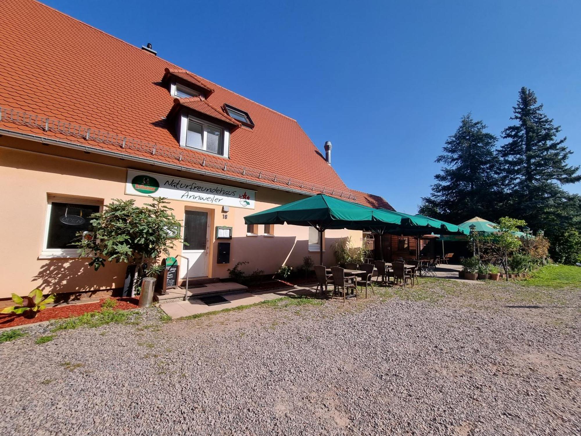 Naturfreundehaus อันไวเลอร์ อัม ทริเฟลส์ ภายนอก รูปภาพ